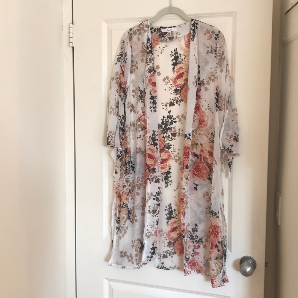 Miss Lili Sheer floral 3/4 Jacket